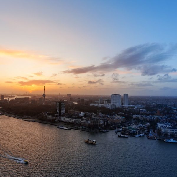 pexels-igor-passchier-111147847-20655912 Rotterdam
